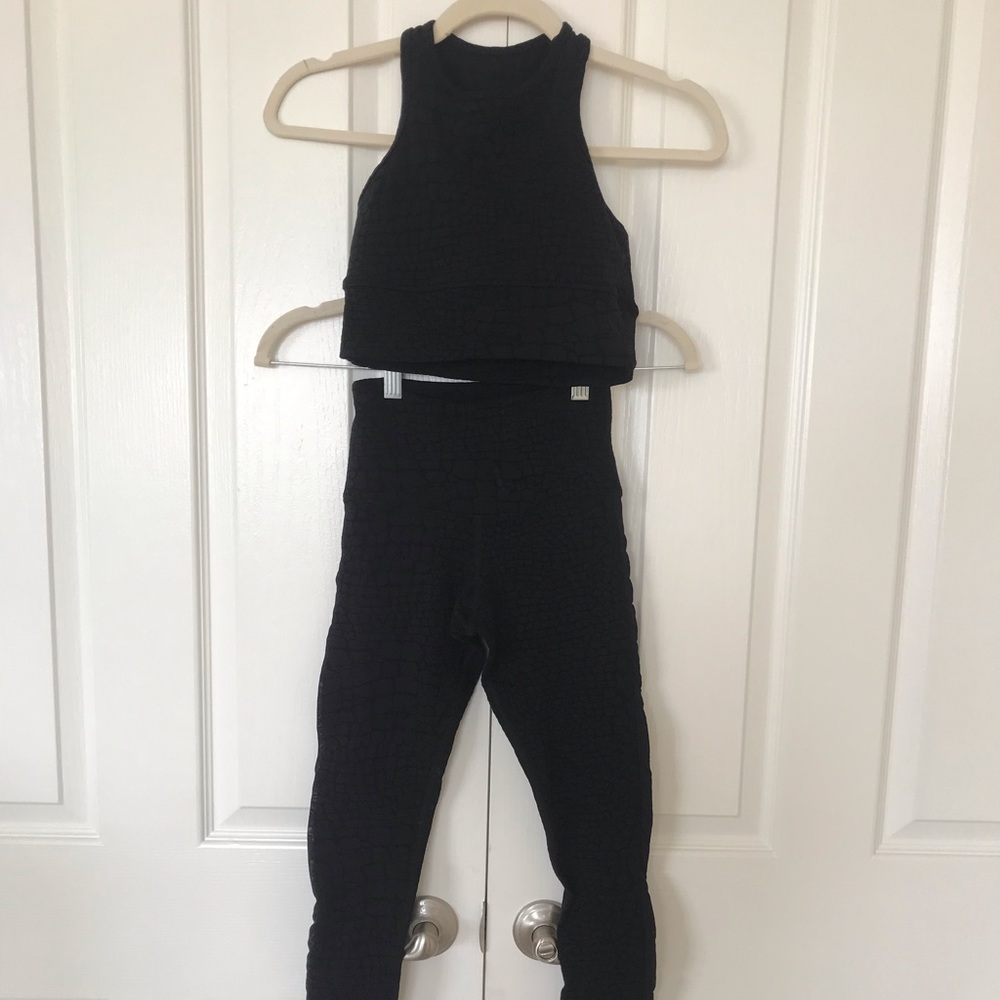 Strut This Crocodile Set